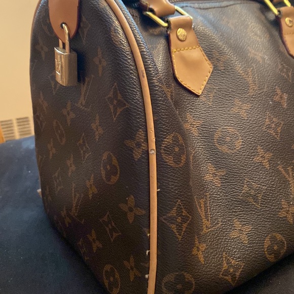 Pre-loved Louis Vuitton speedy! - Picture 7 of 14